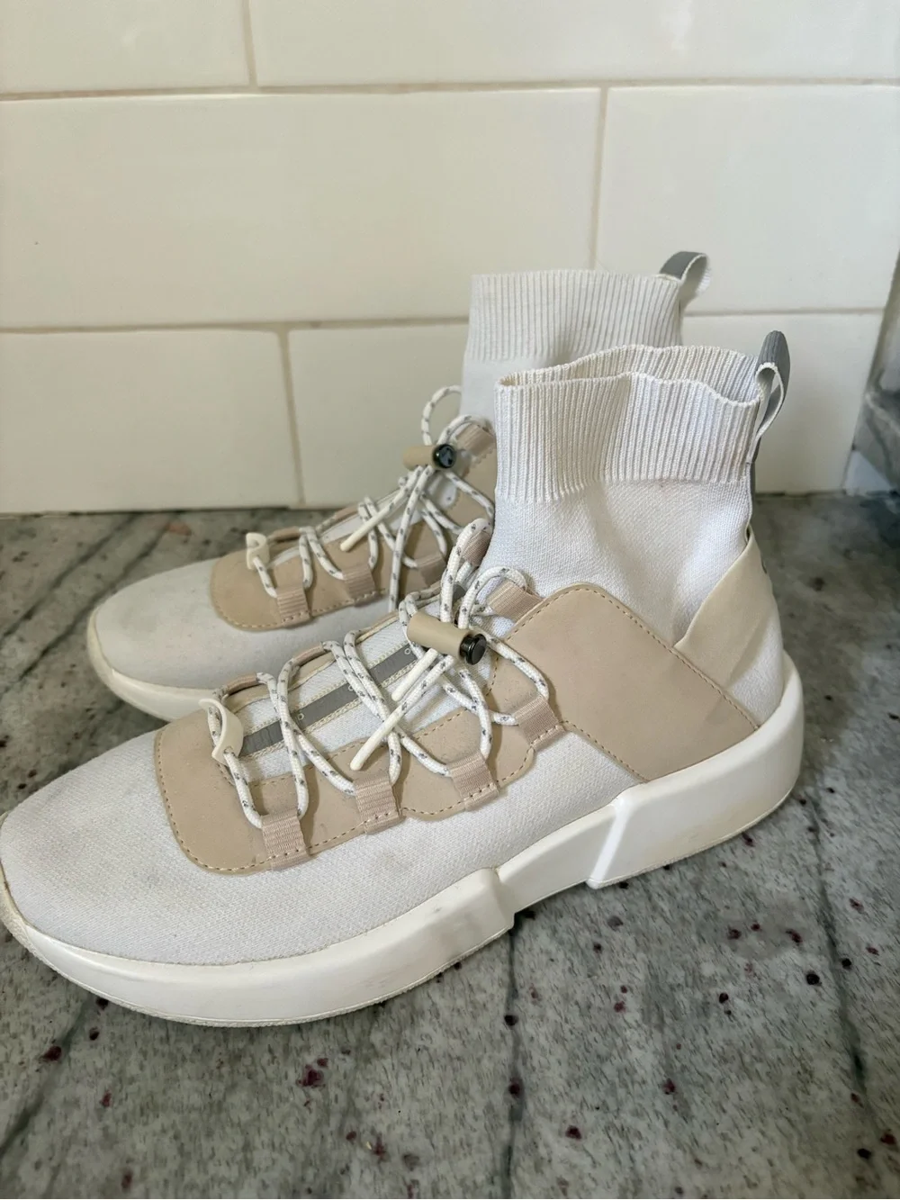 Alo Yoga Wanderer Sneaker Cream - 38